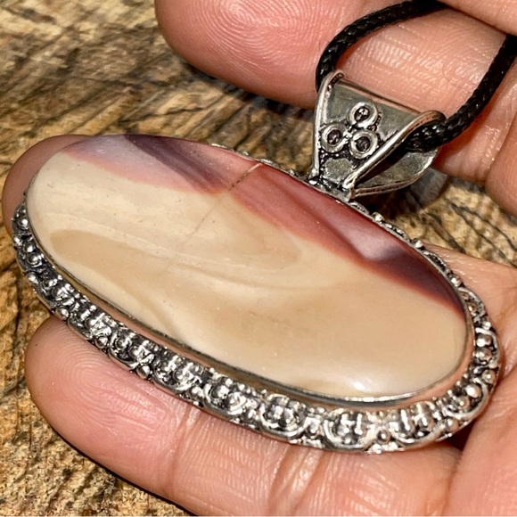 Burgundy Brown Mookaite Pendant - Picture 4 of 15